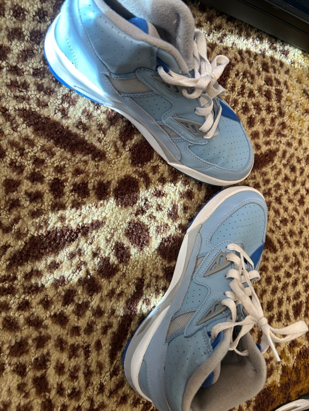 Used sneakers - Picture 3 of 4